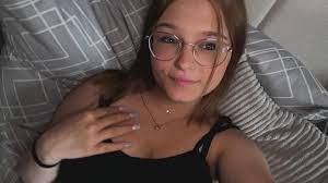 Nina Brandon's Instagram, Twitter & Facebook