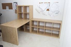 Jeder Kennt Kallax Regale Von Ikea Hier Sind 14 Grossartige Diy Ideen Mit Kallax Regalen Napady Na Nabytek Dilny Domaci Kancelar