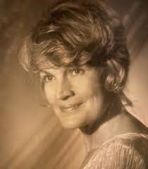 Kelly Akers's Instagram, Twitter & Facebook