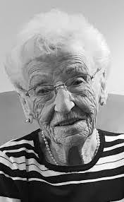 Frieda Pennington's Instagram, Twitter & Facebook