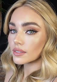 Make uptutorial for blondes with blue eyes. Pinterest Kyliieee Sunkissed Green Eyes Makeup Ideas For Summer Natural Bronzed Makeup Ideas In 2020 Glowing Makeup Makeup For Blondes Makeup For Green Eyes