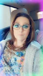 Introduction and photo sharing by a teacher librarian