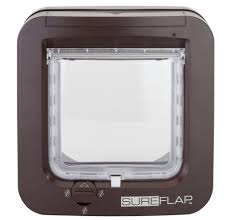 Dog doors are fantastic because they give your pet the freedom of letting themselves in and out as they please and free you up from having to do it for them. Sureflap Microchip Pet Door Large