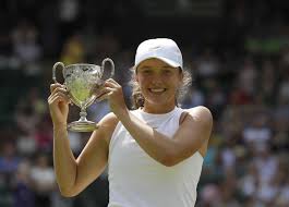 Dzięki informacjom zawartym na naszej stronie dowiesz się gdzie oglądać mecze live i transmisje sportowe na żywo w tv lub online. Iga Swiatek Chcialam Sie Wspiac Jak Goran Ivanisevic Ale Obok Bylo Latwe Przejscie Juniorska Mistrzyni Wimbledonu Wrocila Do Warszawy Polska Times