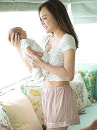 Semakin berumur, aktris cantik yang satu ini justru tidak tampak menua. Perut Shandy Aulia Disorot Para Artis Gara Gara Pose Bareng Anak Showbiz Liputan6 Com