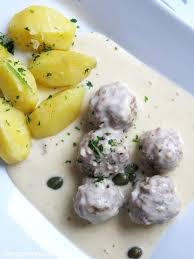 Konigsberger Klopse Mit Kapernsauce Ist Ein Beliebter Klassiker Der Mit Diesem Rezept Ganz Einfach Gelingt Es Schmeckt Kle Klopse Konigsberger Klopse Rezepte