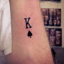Tatuagem masculina pequena: 6 ideias + 28 fotos para se inspirar