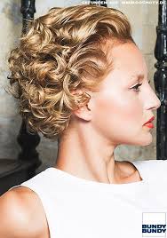 Wenn sie wollen, sie können sogar kurze haare locken. Frisuren Bilder Glamourose Locken Mit Tolle Fur Den Kurzen Stufenbob Frisuren Haare