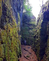 This 2 3km Trail Will Lead You To Massive Hidden Caves In Ontario Ontario Travel Ontario Canada Travel Toronto Canada Travel