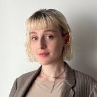 Linda Stern's Instagram, Twitter & Facebook