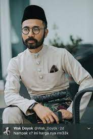 Ketika seorang pria hendak mencari sebuah produk untuk wak doyok sendiri adalah seorang pengusaha tajir melintir asal negeri jiran yang selalu tampil macho dengan kumis dan jambang yang semakin. Harga Butang Baju Melayu Wak Doyok Siakap Keli Press Facebook
