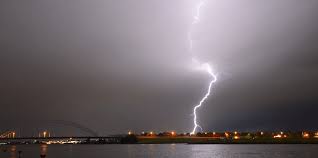 De rupelstreek werd zwaar getroffen, maar o. Fors Onweer Trekt Over Het Land Weerplaza Nl
