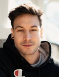 Jordan Tilton's Instagram, Twitter & Facebook