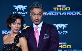 Chelsea winstanley is the wife of taika waititi. Chelsea Winstanley And Taika Waititi Show Hollywood How It S Done Maori Styles Taika Waititi Boy Pictures Cute Boys