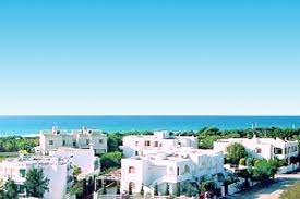 The area's natural beauty can be seen at baia verde beach and samsara beach. Case Vacanze Baia Verde Vacanze Case Appartamenti Emisfero Vacanze