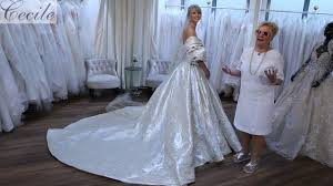 Dann bist du hier ganz genau richtig, denn die riesige auswahl der hochzeitskleider garantiert, dass du das kleid deiner träume finden wirst. Sissi Brautkleid So Konnt Ihr Heiraten Youtube