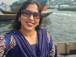 ভালোবাসা মানে ডানা মেলে আকাশে উড়া, ভীষণ ব্যস্থতায় তাঁকে মনে করা. ভালবাসা  মানে দিনশেষে তাঁকে মনের মধ্যে নিয়ে ঘরে ফেরা ভালোবাসা মানে তুমি ...