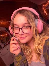 What do you pay attention to when watching a stream?