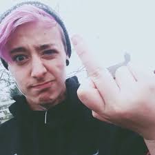 Aaron Pearsall (@darkcoldnights)