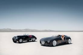 17 Photos Of Classic Cars Next To Their Modern Version - Airows