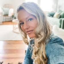 Sheena Pollard's Instagram, Twitter & Facebook