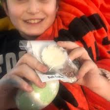 Dino Ei Überraschungs Badekomet