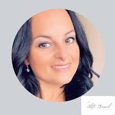 Donna Hunn's Instagram, Twitter & Facebook