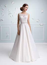 Brautkleid aus zartem, feinem tüll von elisabeth konin. Elizabeth Passion Brautkleider Brautmoden Boos