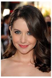 Alison Brie Espresso Brown Hair Pale Skin Espressobrownhairpaleskin Perfect Eyemake In 2020 Dark Brown Hair Pale Skin Brown Hair Pale Skin Hair Color Light Brown