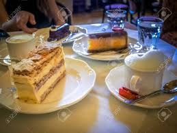 Mowwe`s frisch gebackene waffeln von 14.00 uhr bis 18.00uhr. Morgenfruhstuck Mit Kaffee Und Kuchen In Wien Cafe Lizenzfreie Fotos Bilder Und Stock Fotografie Image 91713359