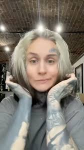 What a fun transformation by @_kelly_o_hair