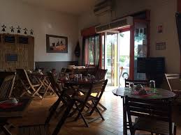 Cleaning supplies, dish and hand soaps, laundry detergents and scrubbing pads. Salle Picture Of La Z Olie Crepe Saint Louis Tripadvisor