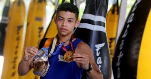 Semalam telah berlangsungnya majlis penutup sukan sea singapura yang menyaksikan kontinjen negara berjaya mengumpul 62 pingat emas. Rifdean Taruhan Emas Sukan Sea Vietnam