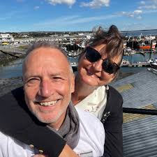 How much in advance should one schedule with agents to see houses in France?