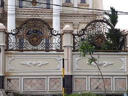 Rumah gaya eropa tak hanya menghadirkan kesan artistik di dalam hunian, namun juga rumah gaya eropa memang selalu menarik untuk ditelisik. 42 Desain Pagar Rumah Eropa Interior Rumah
