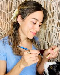 Lessonface instructor and clarinetist Liz Ramirez is sharing three  essential reed tips for beginner clarinetists in our latest blog post. Tap  the link in our bio to start your journey toward a