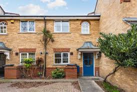 Book fully furnished student accommodations near your university. 2 Bedroom House For Rent Hackney London E9 House To Rent Let