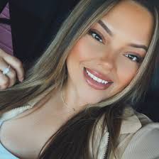 Decided to go opposite of what everyone was doing and have my NEW YEAR IN  NEW ORLEANS! in my first photo I got the cannon confetti but I don't think  it makes