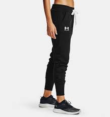 Sie ist bequem, schweißableitend und wärmend. Damen Ua Rival Fleece Jogginghose Under Armour De