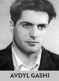 In memoriam, mikut tim Avdyl Gashi, në 22 vjetorin e ikjes nga kjo botë  NJERIU VDES I RI Njeri bujar, bashkëpunëtor i shkëlqyeshëm në Shtëpinë  Botuese "Bota sot", mik i zemrës dhe