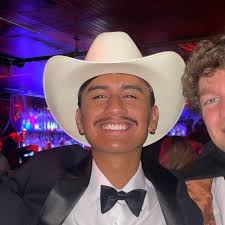 Christopher Favela (@chris.favela) • Instagram photos and videos