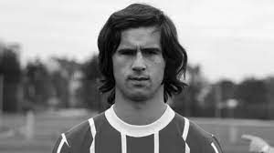 A prolific striker renowned for his clinical finishing, especially in and. Yb8fo6pa4tonfm