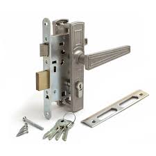 إصلاح أقفال الأبواب 39 صور كيفية إصلاح القفل على الباب في الشقة ماذا تفعل إذا كان المرفق قد كسر على الأبواب الداخلية