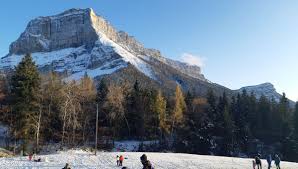 Quand la neige se met à tomber durant l'hiver, les enfants adorent jouer avec pour faire des bonhommes de neige. Enfin La Neige Et La Pluie Sont Annoncees En Savoie Et Haute Savoie