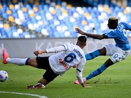 Lozano fra i più ispirati. Napoli Atalanta 4 1 Doppio Lozano Politano E Osimhen Nerazzurri Annientati Corriere It