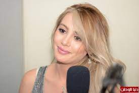 لا يجب بعد اجراء عمليات تجميل الانف بالفيلر ارتداء النظارات. Ù…Ø±Ø§Ù… Ø¹Ù„ÙŠ Ù„Ù„Ù…Ø®ØªØ§Ø± Ù‡Ø°Ù‡ Ù‚ØµØªÙŠ Ù…Ø¹ Ø¹Ù…Ù„ÙŠØ§Øª Ø§Ù„ØªØ¬Ù…ÙŠÙ„ Ùˆ ÙÙŠ Ø§Ù„ÙˆØ³Ø· Ø§Ù„ÙÙ†ÙŠ ÙƒÙ„Ùˆ Ø¨ÙŠØ­ÙƒÙŠ Ø¹Ù„Ù‰ Ø¨Ø¹Ø¶ Ø¯Ù†ÙŠØ§ Ø§Ù„ÙˆØ·Ù†