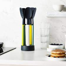 The basic design gives all the elementary components the opportunity to flourish. Joseph Joseph Elevate Silicone Kitchen Helper Connox