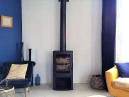 Gros morceau de bois coupé pour être mis au feu. Poele Bois Buche De Marque Westfire Modele Uniq18 Chevreville 60440 Oise Picardie Hauts De France Chevreville Oise 60 Ets Concept Etik