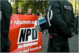 Der 41 jährige saarländer führt die partei seit dem stück für stück aus dem unruhigen fahrwasser der vergangenen jahre. Wird Die Partei Npd Verboten Oder Doch Weiter Geduldet