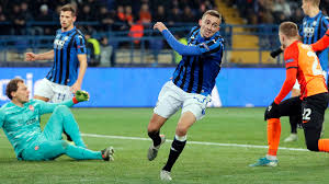 His potential is 82 and his position is rb. Leicester Holt Atalantas Castagne